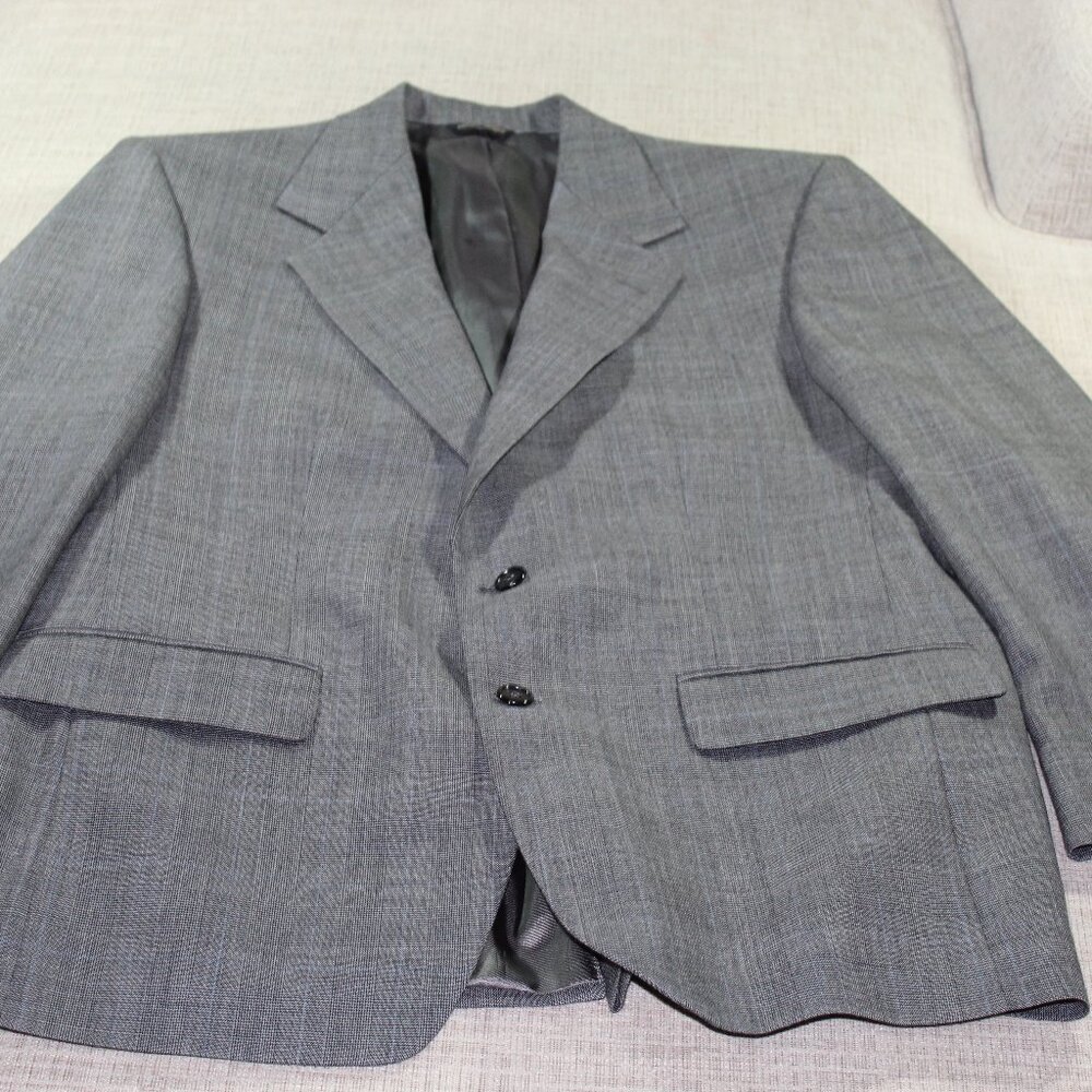 Bill Blass Premier Collection Size 40S Black and White Windowpane Blazer